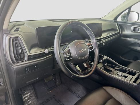 Used 2024 Kia Sorento S image 23