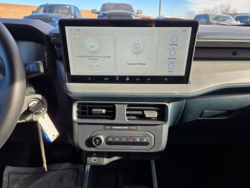 Used 2025 Ford Maverick XL w/ Equipment Group 102A image 19