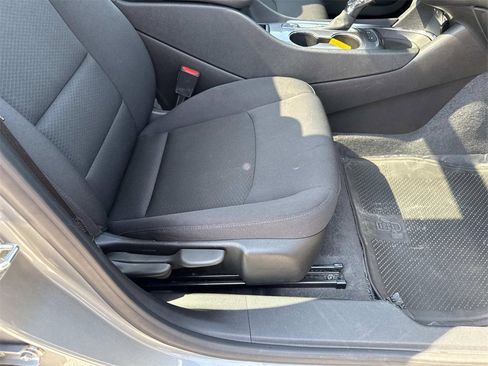 Used 2024 Chevrolet Malibu LT image 29