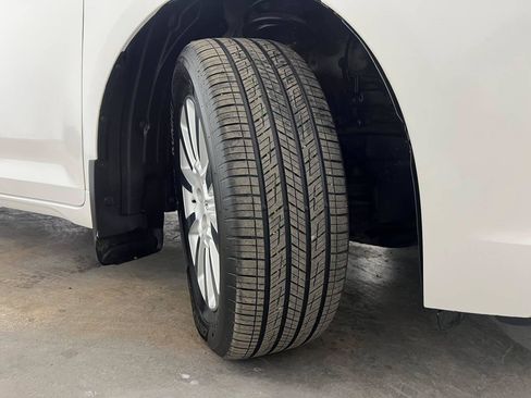 Used 2014 Toyota Sienna XLE w/ Entertainment Package AWD/4WD image 33