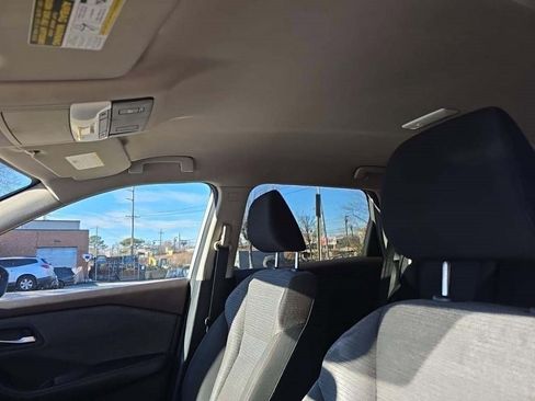 Used 2021 Nissan Rogue SV image 7