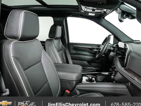 New 2026 Chevrolet Suburban Premier w/ Sun And Tow Package image 25