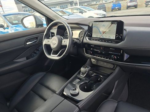 Used 2023 Nissan Rogue SL w/ SL Premium Package image 10