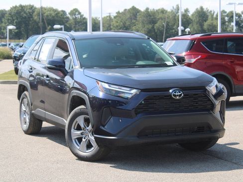 New 2025 Toyota RAV4 XLE image 29