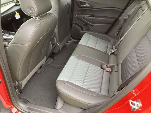 New 2026 Chevrolet Trax LT image 12