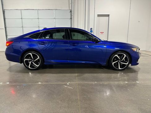 Used 2021 Honda Accord Sport image 4