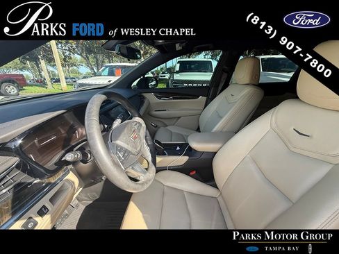 Used 2017 Cadillac XT5 FWD w/ LPO, Wheel Lock Package image 9