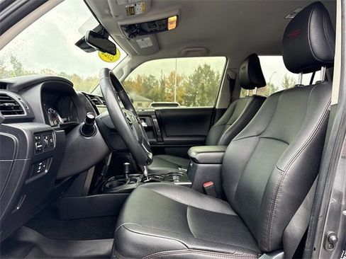 Used 2022 Toyota 4Runner TRD Off-Road Premium image 8
