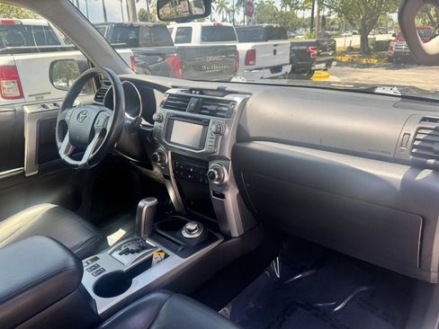 Used 2012 Toyota 4Runner Limited AWD/4WD image 20