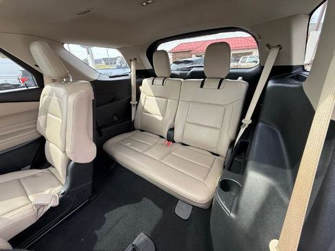 Certified 2022 Ford Explorer XLT w/ Equipment Group 202A image 29