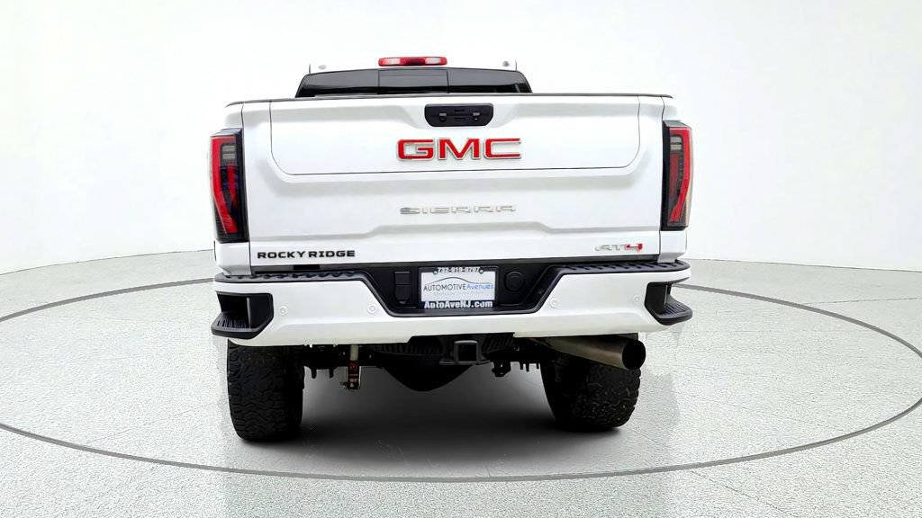 Used 2024 GMC Sierra 2500 AT4 w/ AT4 Premium Plus Package AWD/4WD image 6