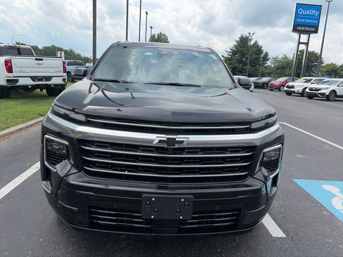 Used 2026 Chevrolet Traverse High Country w/ LPO, Floor Liner Package AWD/4WD image 2