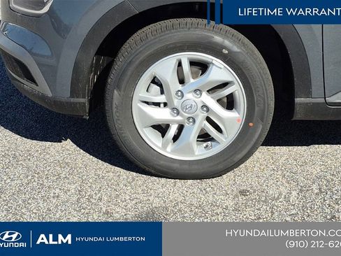 New 2026 Hyundai Venue SE FWD image 13