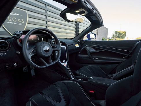 Used 2026 McLaren 750S Spider image 2