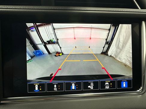 Used 2023 GMC Yukon XL Denali AWD/4WD image 35