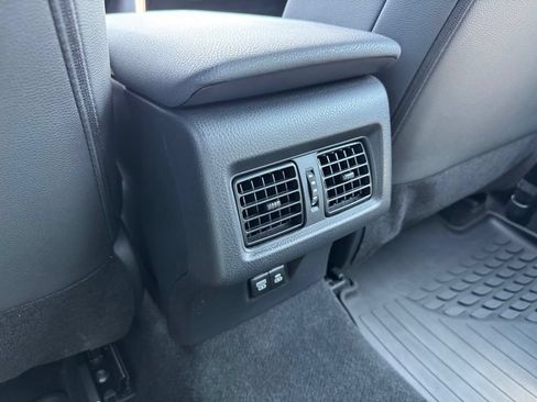 Used 2025 Toyota Camry SE w/ Convenience Package FWD image 19