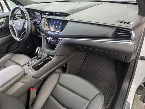 Used 2023 Cadillac XT6 Luxury image 41