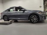 Used 2025 Volkswagen Jetta SE w/ Sunroof Package image 3