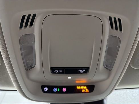 Used 2023 Buick Envision Essence image 19