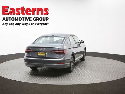 Used 2020 Volkswagen Jetta SE w/ SE Cold Weather Package image 41