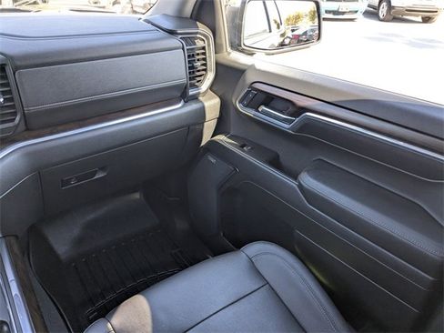 Used 2022 GMC Sierra 1500 SLT w/ SLT Premium Package image 18