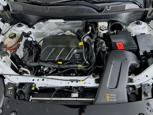 Used 2024 Chevrolet Trax ACTIV w/ Sunroof Package FWD image 29