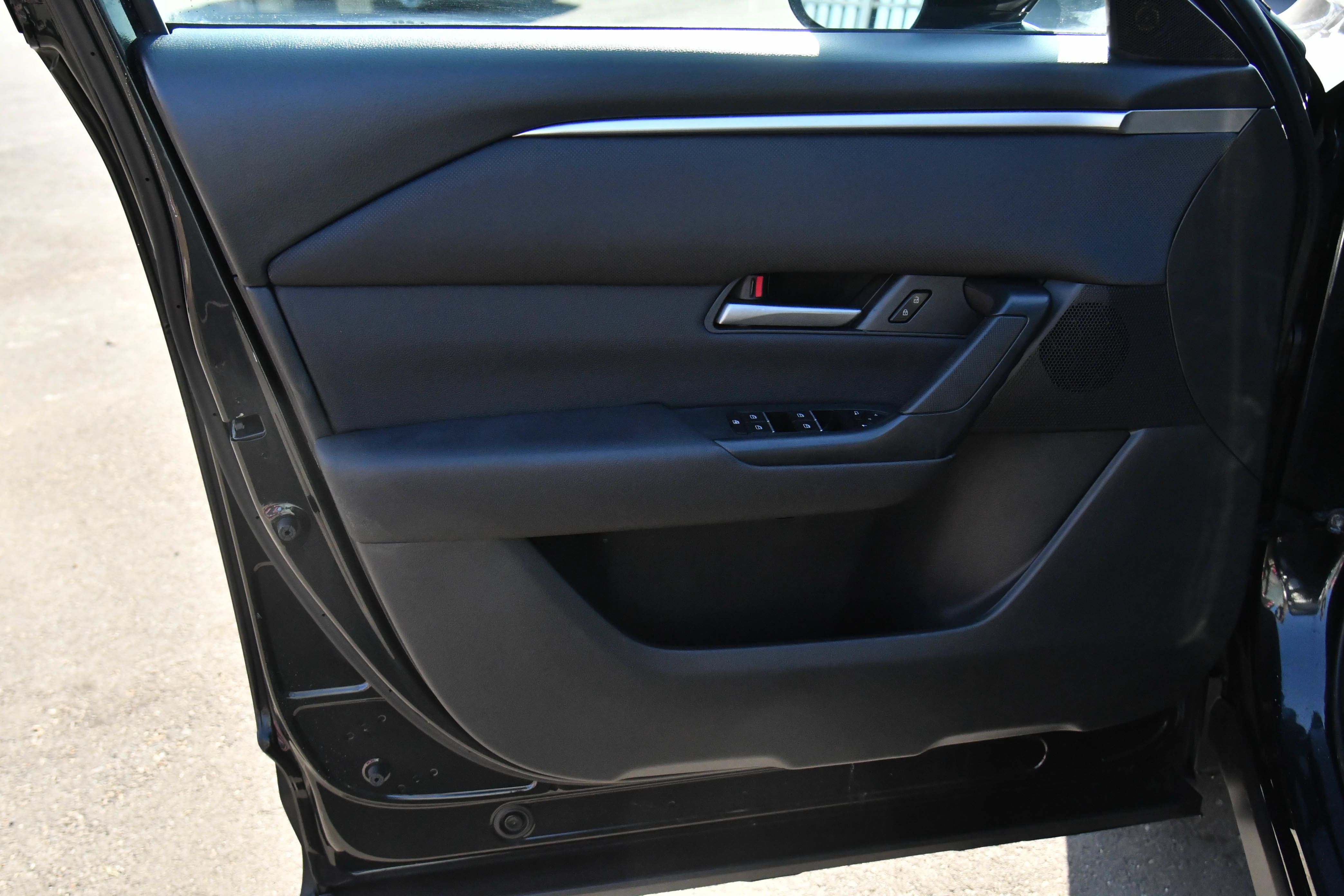 Used 2025 MAZDA CX-50 2.5 Hybrid w/ Preferred Pkg AWD/4WD image 14