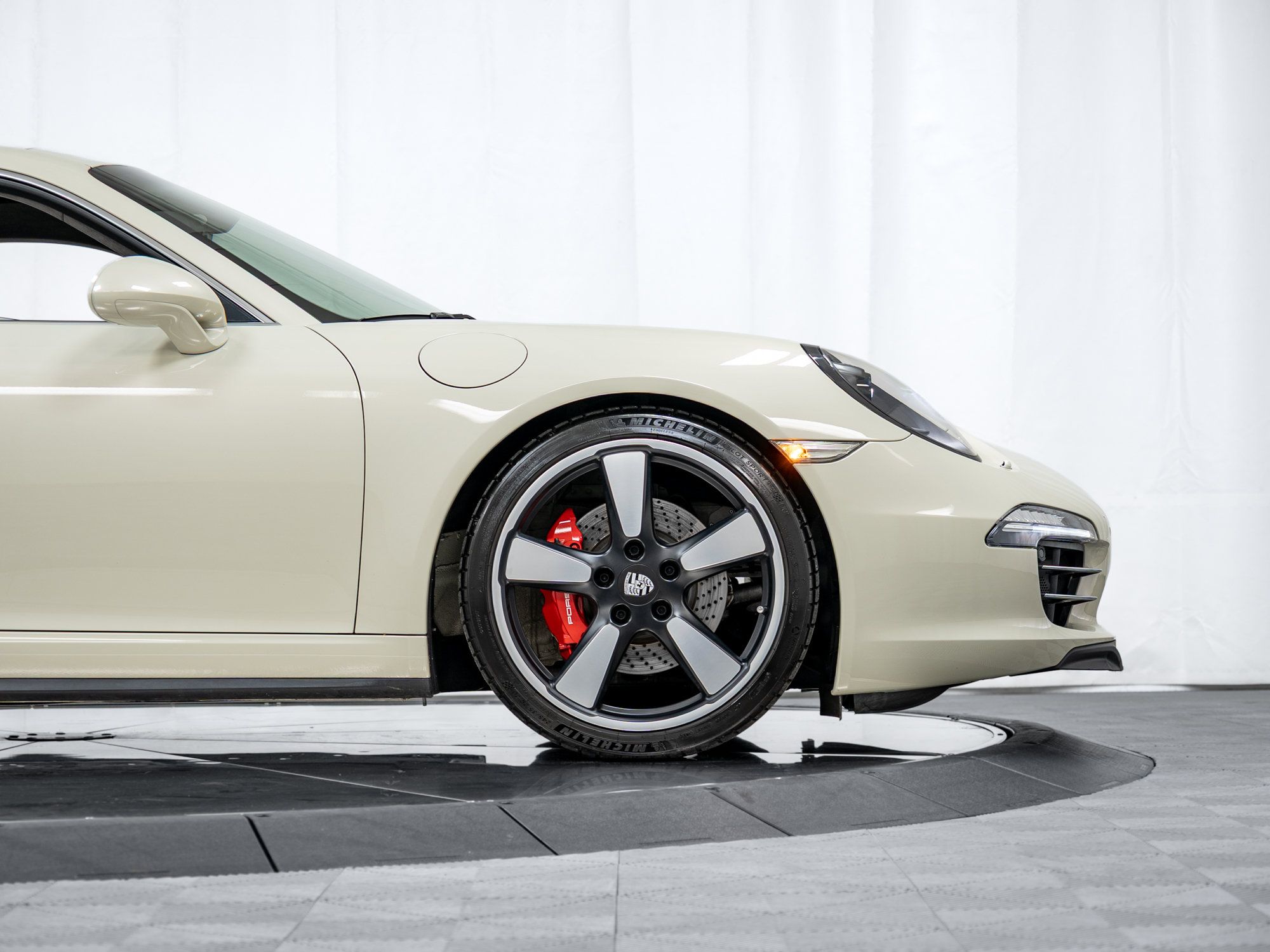 Certified 2014 Porsche 911 50th Anniversary Edition RWD image 11
