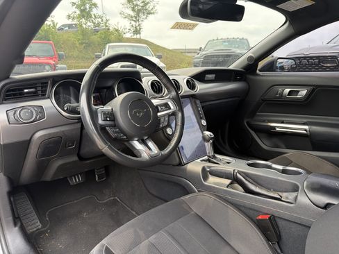 Used 2022 Ford Mustang GT w/ Black Accent Package RWD image 17