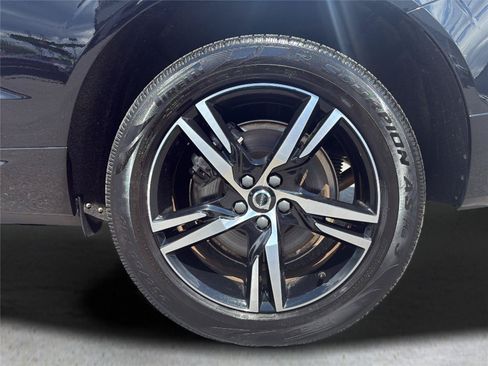 Used 2022 Volvo XC60 T8 R-Design w/ Climate Package AWD/4WD image 30