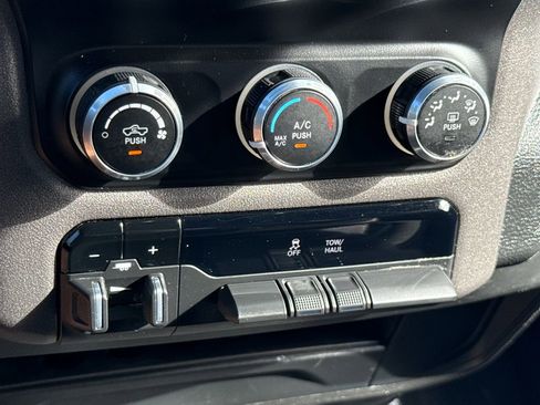 Used 2022 RAM 2500 Tradesman w/ Chrome Appearance Group image 21