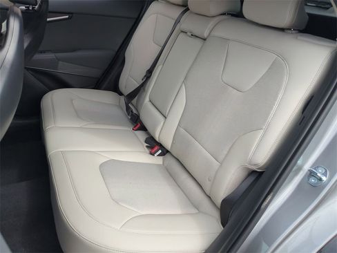 New 2025 Kia Niro EX Touring image 27