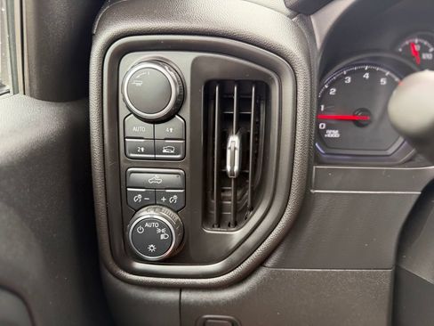 Used 2020 Chevrolet Silverado 1500 Custom w/ Custom Value Package AWD/4WD image 23