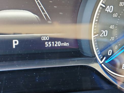 Used 2023 Toyota Venza XLE AWD/4WD image 6