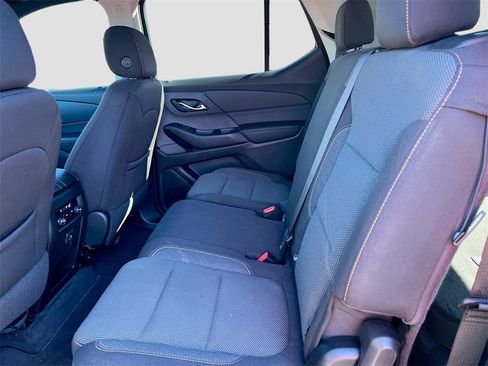 Used 2021 Chevrolet Traverse LS image 22