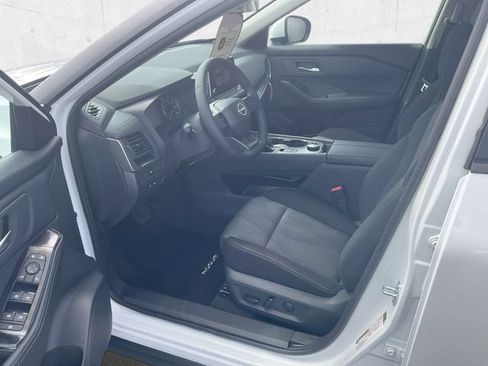New 2026 Nissan Rogue SV w/ Cold Weather Package AWD/4WD image 12