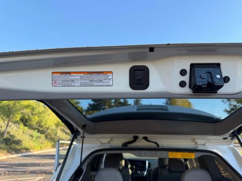 Used 2015 Toyota Sienna XLE image 16