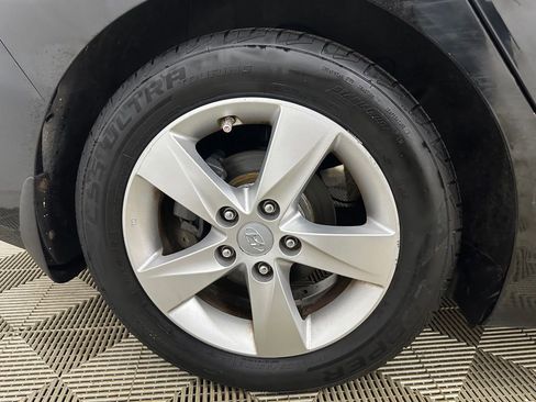Used 2013 Hyundai Elantra GLS w/ Preferred Pkg image 26