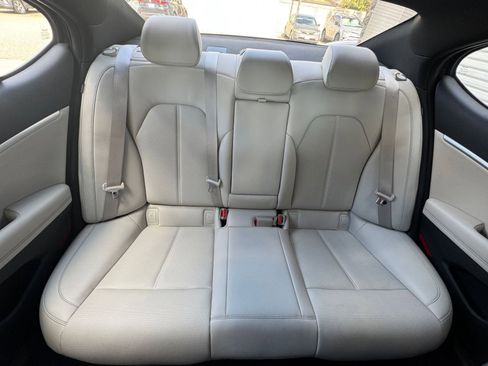 Used 2025 Genesis G70 2.5T image 38