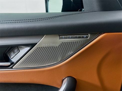 Certified 2024 Jaguar F-PACE SVR image 21