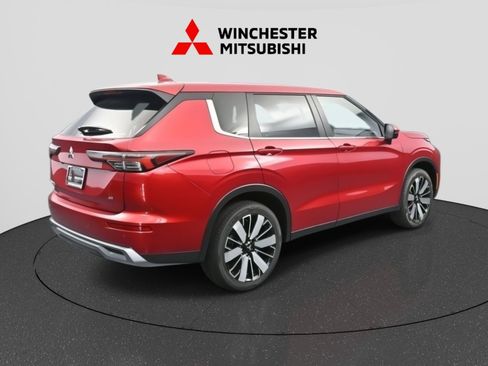 New 2025 Mitsubishi Outlander SE image 7