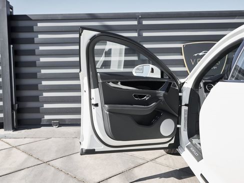 Used 2024 Bentley Flying Spur S V8 image 24