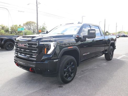 Used 2025 GMC Sierra 2500 AT4 w/ AT4 Premium Plus Package image 5