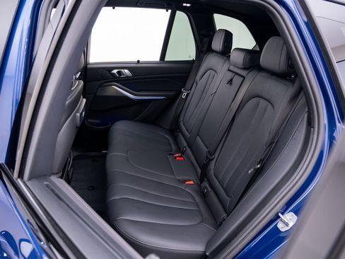 Used 2022 BMW X5 xDrive40i w/ M Sport Package AWD/4WD image 17
