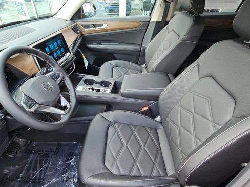 Used 2025 Volkswagen Atlas SE AWD/4WD image 6