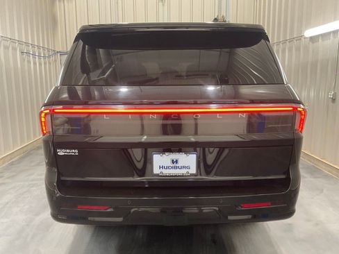 Used 2025 Lincoln Navigator L Reserve image 24