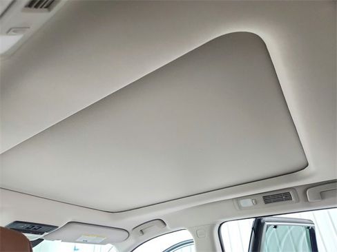 Used 2025 Nissan Pathfinder Platinum w/ Black Appearance Package image 22