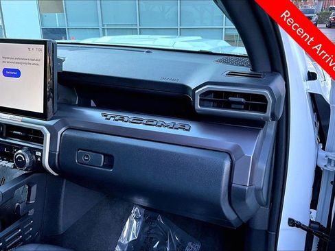 Certified 2025 Toyota Tacoma TRD Sport AWD/4WD image 27