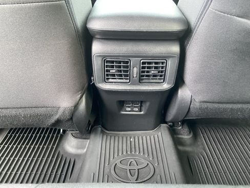 Used 2024 Toyota RAV4 XLE AWD/4WD image 49