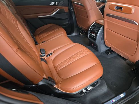 Used 2026 BMW X7 M60i w/ Executive Package AWD/4WD image 16